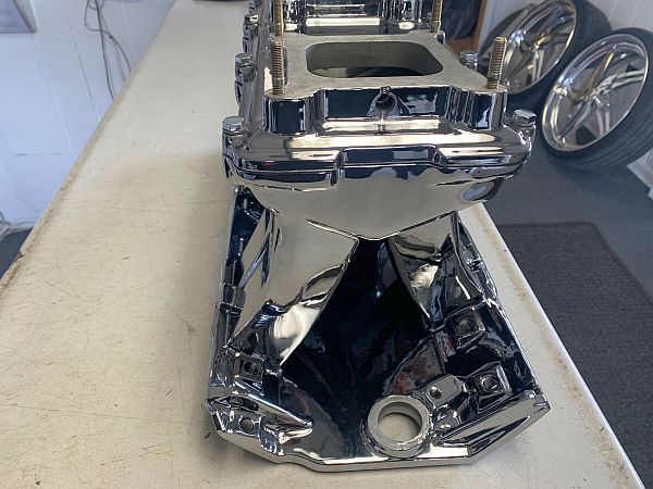 Polished high ram intake edelbrock 1 600x450