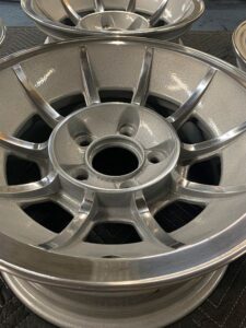 Polished lips and accents on wheels 3 450x600