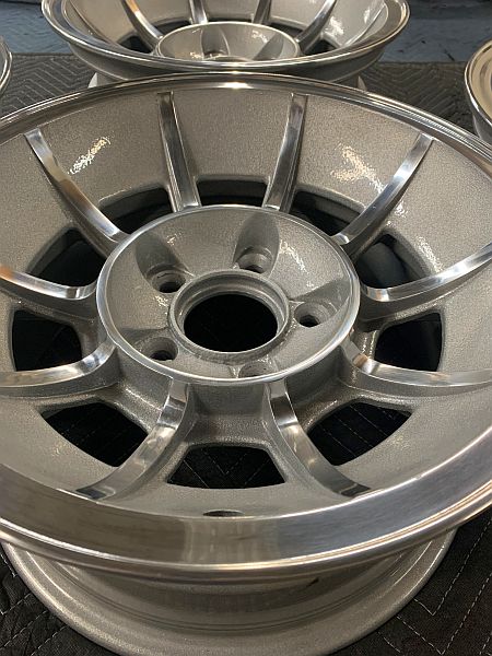 Polished lips and accents on wheels 3 450x600